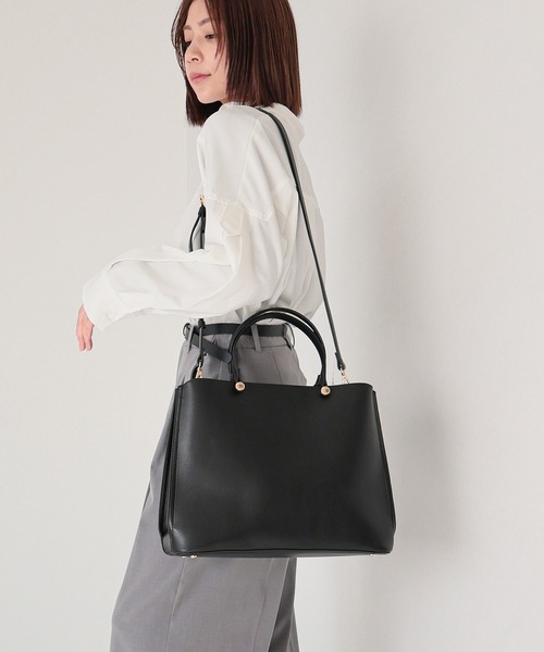 MIAN （ミアン）の「CLIVIA / 横型A4トートバッグ（トートバッグ・レディース・モカ/グレー/アイボリー/ブラック/ブラウン/グリーン/サックスブルー・FREE）」の19枚目の写真