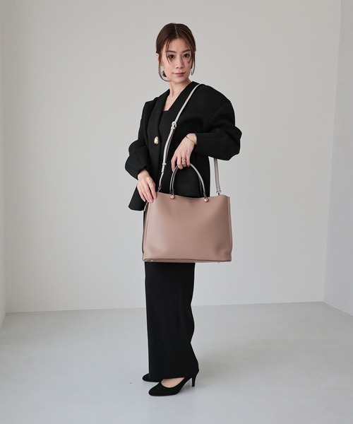 MIAN （ミアン）の「CLIVIA / 横型A4トートバッグ（トートバッグ・レディース・モカ/グレー/アイボリー/ブラック/ブラウン/グリーン/サックスブルー・FREE）」の13枚目の写真