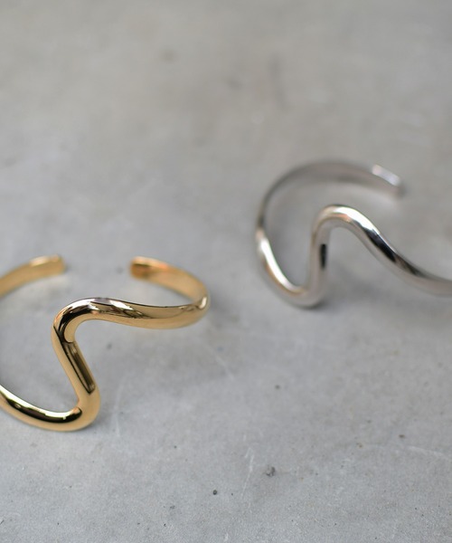 Marient（マリエント）の「Curve Bangle（バングル/リストバンド・レディース・シルバー/ゴールド・FREE）」の11枚目の写真