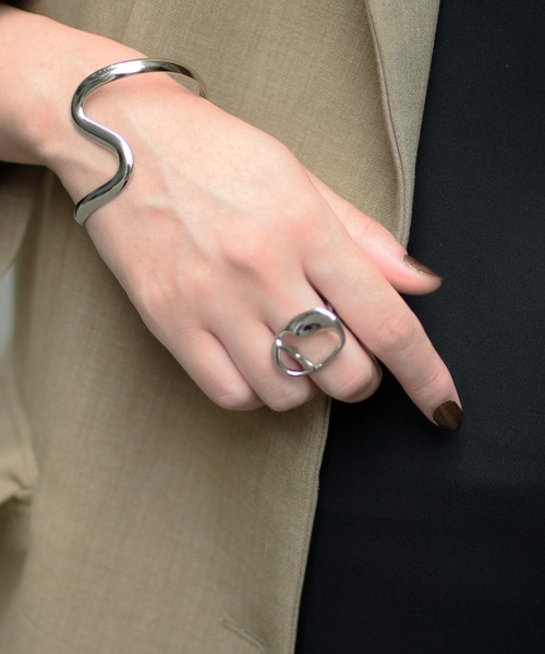 Marient（マリエント）の「Curve Bangle（バングル/リストバンド・レディース・シルバー/ゴールド・FREE）」の9枚目の写真