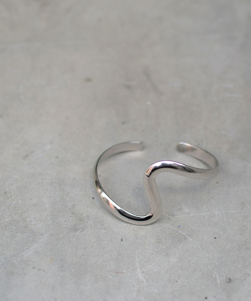Marient（マリエント）の「Curve Bangle（バングル/リストバンド・レディース・シルバー/ゴールド・FREE）」の6枚目の写真