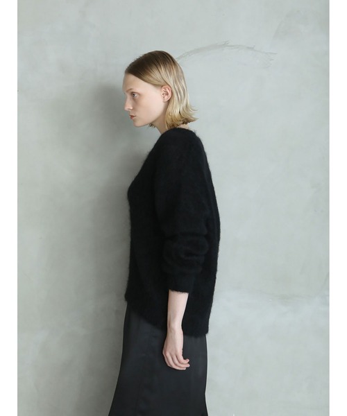 enchainement（アンシェヌマン）の「Brushed Mohair V-neck PO（ニット/セーター・レディース・ブラック/ベージュ・フリー）」の3枚目の写真