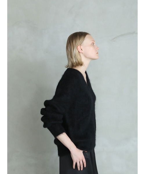 enchainement（アンシェヌマン）の「Brushed Mohair V-neck PO（ニット/セーター・レディース・ブラック/ベージュ・フリー）」の4枚目の写真