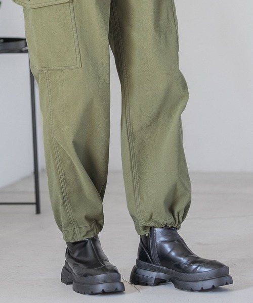 niko and...(ニコアンド)の「オリジナル厚底切り替えブーツ(ブーツ・レディース・アイボリー/ブラック・LARGE/SMALL/MEDIUM)」の4枚目の写真