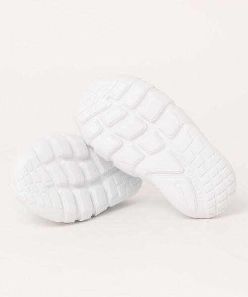 NIKE（ナイキ）の「《NIKE》ﾌﾚｯｸｽ ﾗﾝﾅｰ 2 LIL TDV（スリッポン・キッズ・ホワイト系その他・15.0cm/13.0cm/16.0cm/14.0cm）」の3枚目の写真