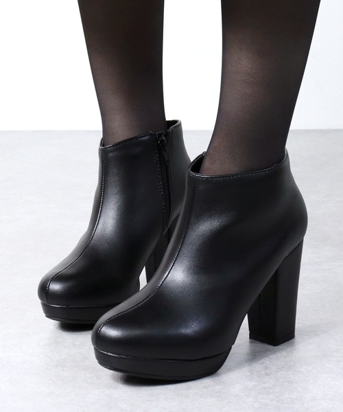 LibertyDoll（リバティードール）の「LibertyDoll/+10cm チャンキーヒールストームショートブーティ(9023)（ブーツ・レディース・ダークブラウン/ブラック系その他/ブラック/アイボリー・L/S/LL/M）」の7枚目の写真