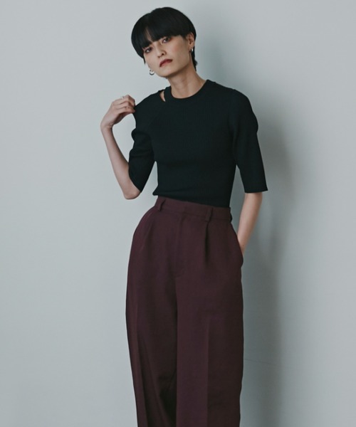 mici（ミチ）の「(mici)スリットネックプルオーバー（ニット/セーター・レディース・ブラック/ピンク・FREE）」の4枚目の写真