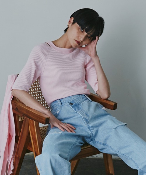 mici（ミチ）の「(mici)スリットネックプルオーバー（ニット/セーター・レディース・ブラック/ピンク・FREE）」の8枚目の写真