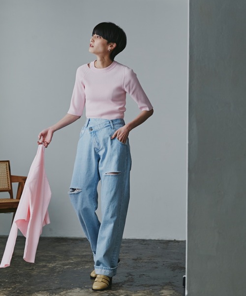 mici（ミチ）の「(mici)スリットネックプルオーバー（ニット/セーター・レディース・ブラック/ピンク・FREE）」の9枚目の写真