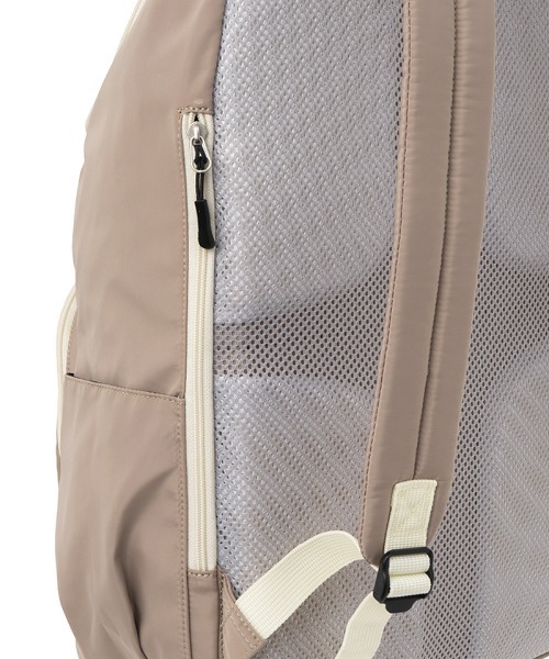 le coq sportif(ルコックスポルティフ)の「バックパック(バックパック/リュック・レディース・ブラック/ベージュ・F)」の12枚目の写真