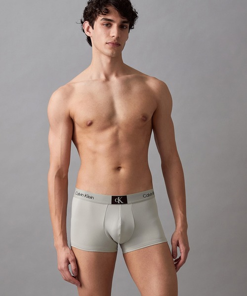 Calvin Klein（カルバン・クライン）の「Calvin Klein 1996 ローライズトランクス（ボクサーパンツ・メンズ・ブラック系その他2/ブラック/ブラック系その他/レッド系その他2/レッド系その他/ホワイト/グレー/マルチ/ブラック系その他3/ブルー系その他/ブラック系その他4/ブラック系その他5/ブルー系その他2/グレー系その他・L/S/XL/M）」の17枚目の写真