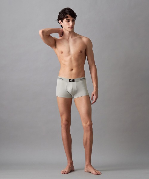 Calvin Klein（カルバン・クライン）の「Calvin Klein 1996 ローライズトランクス（ボクサーパンツ・メンズ・ブラック系その他2/ブラック/ブラック系その他/レッド系その他2/レッド系その他/ホワイト/グレー/マルチ/ブラック系その他3/ブルー系その他/ブラック系その他4/ブラック系その他5/ブルー系その他2/グレー系その他・L/S/XL/M）」の18枚目の写真