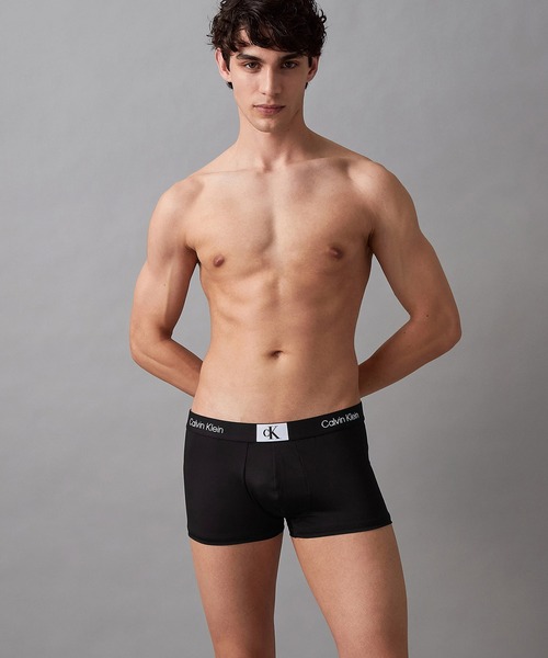 Calvin Klein（カルバン・クライン）の「Calvin Klein 1996 ローライズトランクス（ボクサーパンツ・メンズ・ブラック系その他2/ブラック/ブラック系その他/レッド系その他2/レッド系その他/ホワイト/グレー/マルチ/ブラック系その他3/ブルー系その他/ブラック系その他4/ブラック系その他5/ブルー系その他2/グレー系その他・L/S/XL/M）」の21枚目の写真