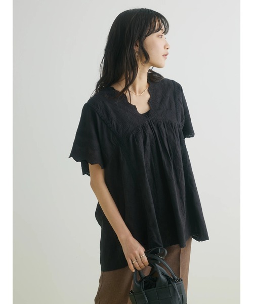 CRAFT STANDARD BOUTIQUE(クラフトスタンダードブティック)の「インドコットン 総刺繍Vネックブラウス(シャツ/ブラウス・レディース・オフホワイト/ブラック・FREE)」の16枚目の写真