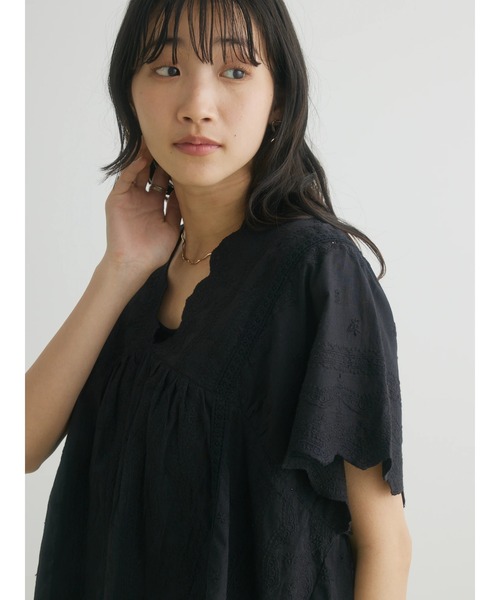 CRAFT STANDARD BOUTIQUE(クラフトスタンダードブティック)の「インドコットン 総刺繍Vネックブラウス(シャツ/ブラウス・レディース・オフホワイト/ブラック・FREE)」の6枚目の写真