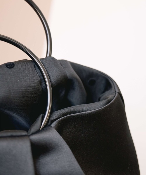 kaene（カエン）の「リバーシブルフォーマルバッグ（ハンドバッグ・レディース・ブラック・FREE）」の4枚目の写真