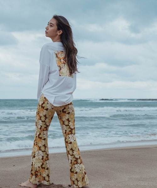 ROXY(ロキシー)の「VINTAGE FLOWER PANT/ロキシー総柄ボトムス(その他パンツ・レディース・ブルー/ブラウン/グリーン・SMALL/MEDIUM/LARGE)」の2枚目の写真