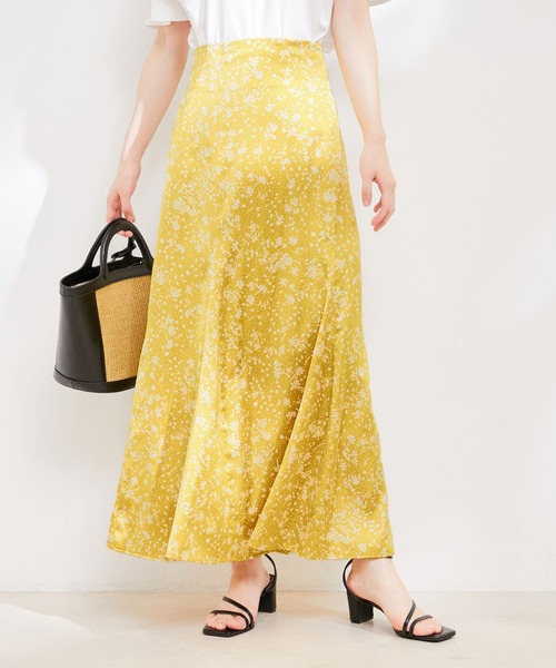 VIS（ビス）の「フラワープリントナローマーメイドスカート（スカート