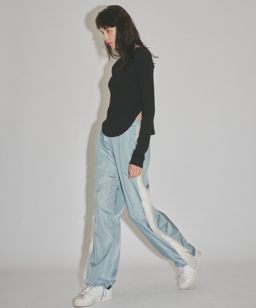 yae（ヤエ）の「2way U neck rib top/2way Uネックリブトップス（Tシャツ/カットソー・レディース・ブラック/グレー/ライトブルー/ベビーピンク/ブルー系その他/ネイビー・FREE）」の13枚目の写真