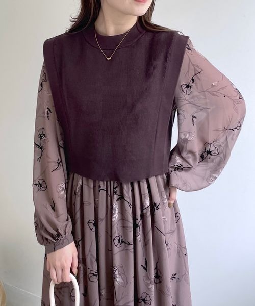 mysty woman(ミスティウーマン)の「ベストセットフロッキー花ワンピース 973740(ワンピース・レディース・チャコールグレー/ベージュ/モカ/ブルー系その他・FREE)」の7枚目の写真