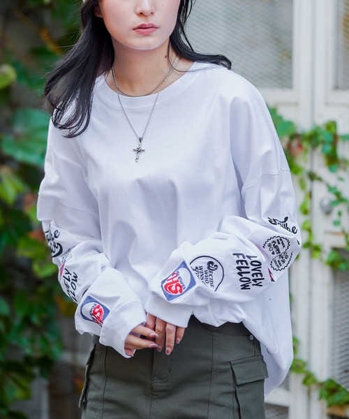 SPINNS（スピンズ）の「袖アソートロゴ刺繍 ロングスリーブTシャツ（Tシャツ/カットソー・レディース・ブラック/イエロー/オートミール/オフホワイト・ONESIZE）」の2枚目の写真