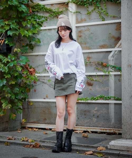 SPINNS（スピンズ）の「袖アソートロゴ刺繍 ロングスリーブTシャツ（Tシャツ/カットソー・レディース・ブラック/イエロー/オートミール/オフホワイト・ONESIZE）」の17枚目の写真