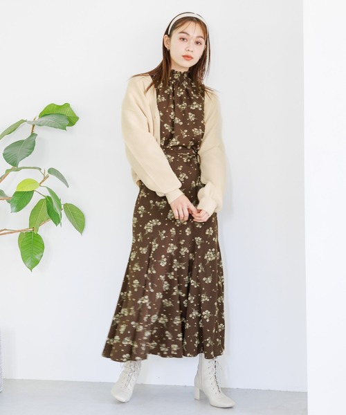 mysty woman(ミスティウーマン)の「コスモス柄バルーンスリーブブラウス 975237(シャツ/ブラウス・レディース・アイボリー/ブラウン/ブラック・FREE)」の5枚目の写真