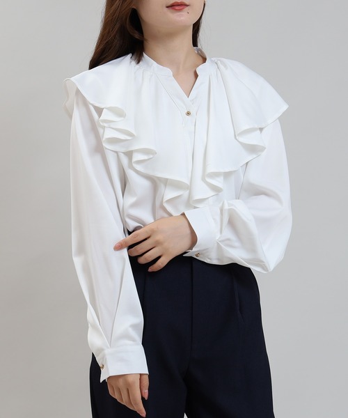 TRUDEA(トルディア)の「ラッフルフリルブラウス(シャツ/ブラウス・レディース・ブラック/ブラウン/ブルーグリーン/ホワイト・MEDIUM)」の2枚目の写真