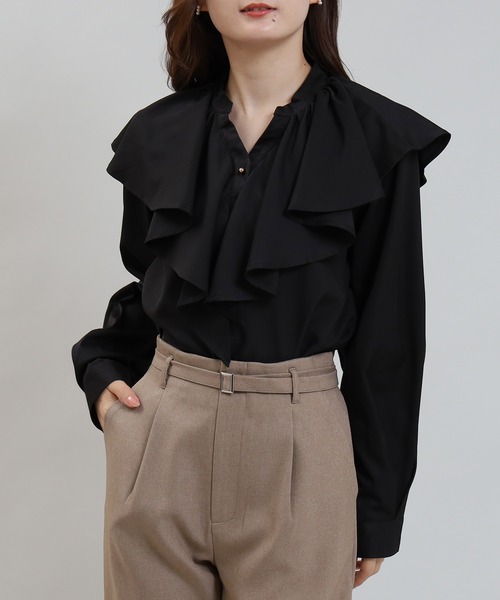 TRUDEA(トルディア)の「ラッフルフリルブラウス(シャツ/ブラウス・レディース・ブラック/ブラウン/ブルーグリーン/ホワイト・MEDIUM)」の17枚目の写真