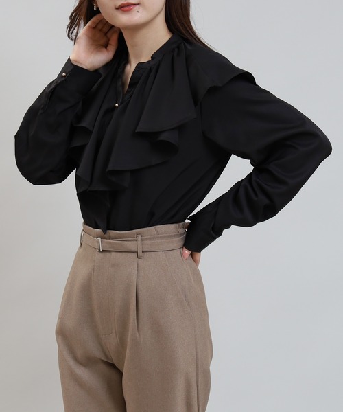 TRUDEA(トルディア)の「ラッフルフリルブラウス(シャツ/ブラウス・レディース・ブラック/ブラウン/ブルーグリーン/ホワイト・MEDIUM)」の18枚目の写真