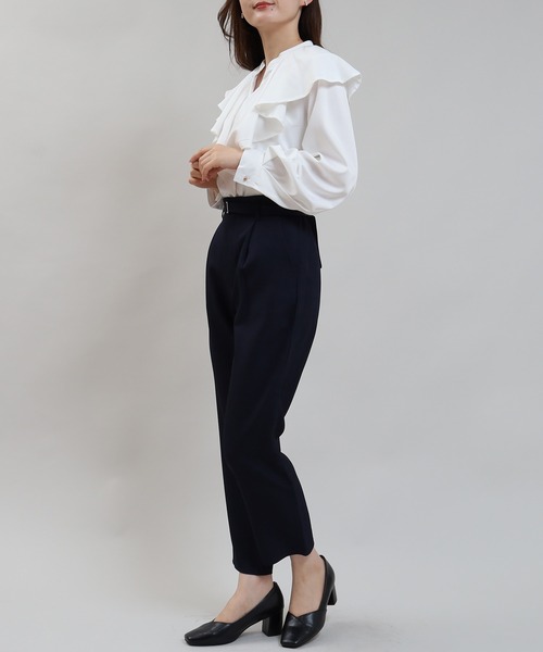 TRUDEA(トルディア)の「ラッフルフリルブラウス(シャツ/ブラウス・レディース・ブラック/ブラウン/ブルーグリーン/ホワイト・MEDIUM)」の8枚目の写真