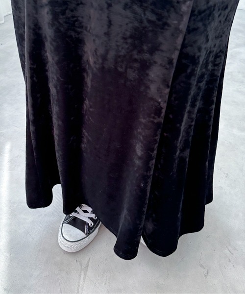 EPIMI E'PIMMY（エピミエピミー）の「ベロアマーメイドキャミワンピース（ワンピース・レディース・ブラック/グレー/ベージュ・MEDIUM）」の20枚目の写真