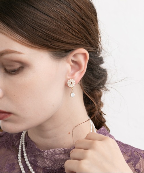 Cupid Heart（キューピッドハート）の「【Cupid Heart】結婚式アクセ！ストーンビジューイヤリング（イヤリング・レディース・ゴールド・MEDIUM）」の4枚目の写真