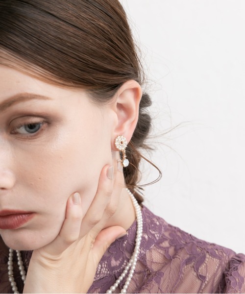 Cupid Heart（キューピッドハート）の「【Cupid Heart】結婚式アクセ！ストーンビジューイヤリング（イヤリング・レディース・ゴールド・MEDIUM）」の5枚目の写真