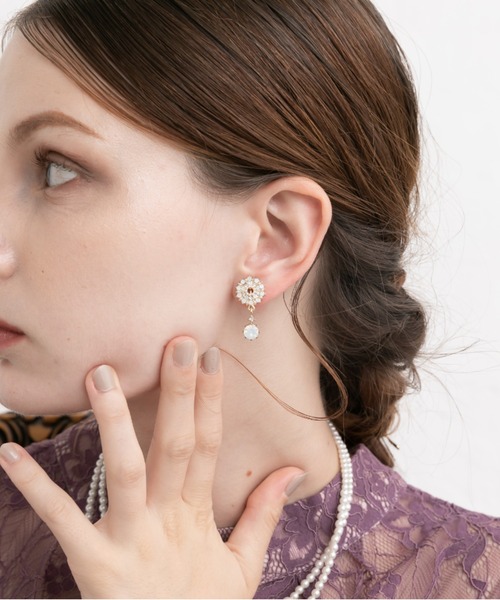 Cupid Heart（キューピッドハート）の「【Cupid Heart】結婚式アクセ！ストーンビジューイヤリング（イヤリング・レディース・ゴールド・MEDIUM）」の6枚目の写真