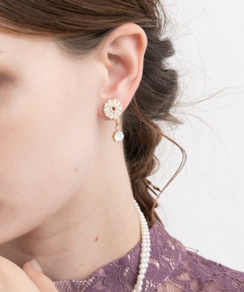 Cupid Heart（キューピッドハート）の「【Cupid Heart】結婚式アクセ！ストーンビジューイヤリング（イヤリング・レディース・ゴールド・MEDIUM）」の8枚目の写真