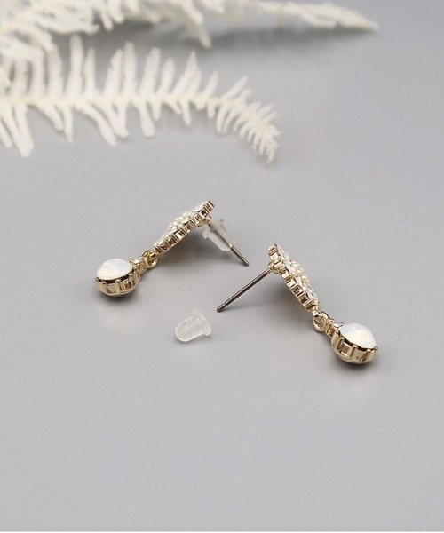 Cupid Heart（キューピッドハート）の「【Cupid Heart】結婚式アクセ！ストーンビジューイヤリング（イヤリング・レディース・ゴールド・MEDIUM）」の11枚目の写真