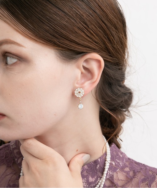 Cupid Heart（キューピッドハート）の「【Cupid Heart】結婚式アクセ！ストーンビジューイヤリング（イヤリング・レディース・ゴールド・MEDIUM）」の14枚目の写真