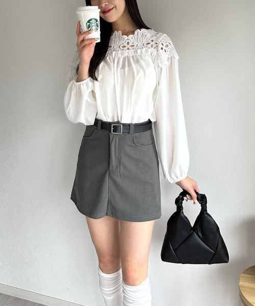 Silly(シリー)の「【春コーデに大活躍♪】2wayエンブロイダリーレースコンビブラウス(シャツ/ブラウス・レディース・ホワイト/ブラック・LARGE/MEDIUM)」の6枚目の写真