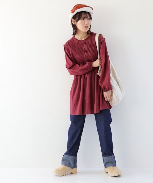 Crisp（クリスプ）の「フリルタックチュニック（シャツ/ブラウス・レディース・ワインレッド/チャコールグレー/ピンクベージュ/アイボリー・FREE）」の5枚目の写真