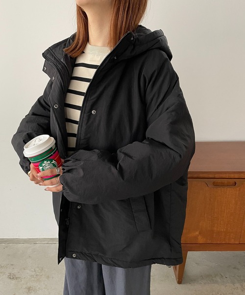 210nouve（トゥージュヌーブ）の「オーバーサイズモンスターパーカー（ダウンジャケット/コート・レディース・ブラック/ライトカーキ/アイボリー・FREE）」の8枚目の写真