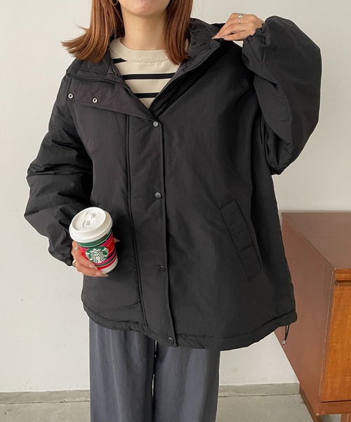 210nouve（トゥージュヌーブ）の「オーバーサイズモンスターパーカー（ダウンジャケット/コート・レディース・ブラック/ライトカーキ/アイボリー・FREE）」の11枚目の写真