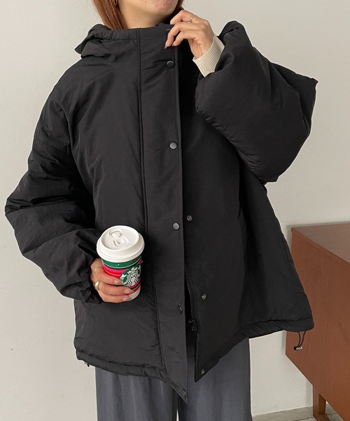 210nouve（トゥージュヌーブ）の「オーバーサイズモンスターパーカー（ダウンジャケット/コート・レディース・ブラック/ライトカーキ/アイボリー・FREE）」の13枚目の写真