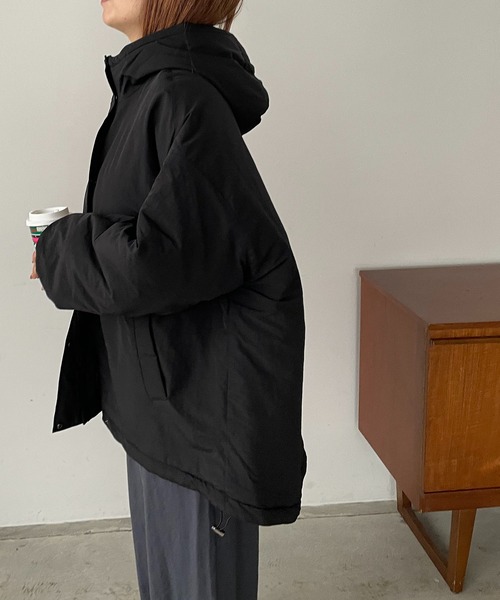 210nouve（トゥージュヌーブ）の「オーバーサイズモンスターパーカー（ダウンジャケット/コート・レディース・ブラック/ライトカーキ/アイボリー・FREE）」の15枚目の写真