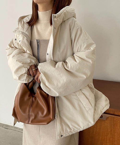 210nouve（トゥージュヌーブ）の「オーバーサイズモンスターパーカー（ダウンジャケット/コート・レディース・ブラック/ライトカーキ/アイボリー・FREE）」の21枚目の写真