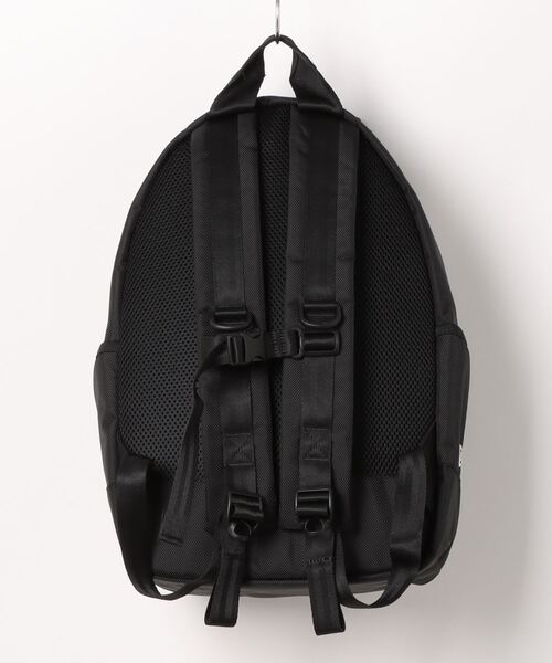 NEW ERA（ニューエラ）の「088    NEW-ERA/088    ﾆｭｰｴﾗｼﾞｬﾊﾟﾝ株式会社/YOUTH LIGHT PACK BLK WHI 241////14111873/YOUTH LIGHT PACK BLK WHI 241（バックパック/リュック・キッズ・ブラック・FREE）」の2枚目の写真