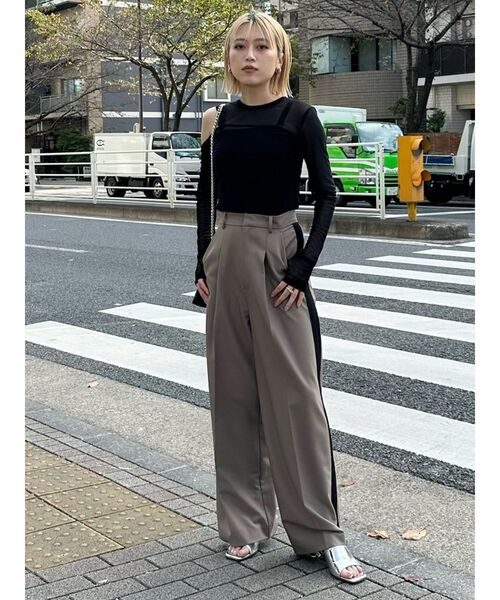 MURUA（ムルーア）の「カットアウトシアートップス（Tシャツ/カットソー・レディース・ブラック/その他1/グリーン・FREE）」の17枚目の写真