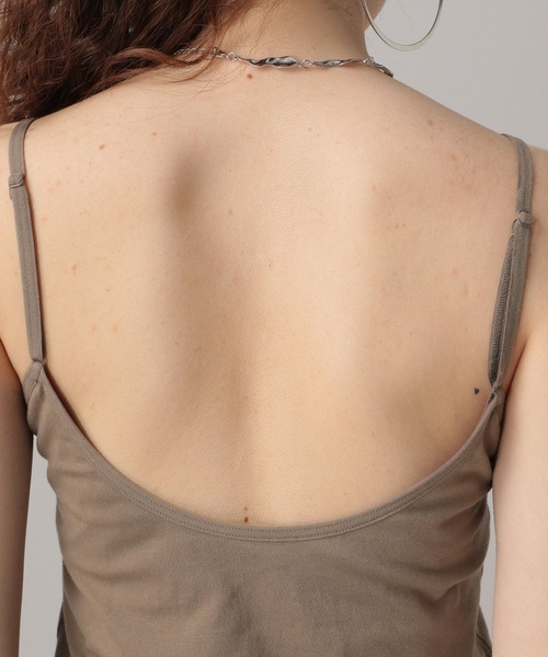 FOREVER 21（フォーエバー トゥエンティーワン）の「【2024SS】カップ付きキャミソール（キャミソール・レディース・ブラウン/アイボリー/ブラック・SMALL/MEDIUM）」の5枚目の写真