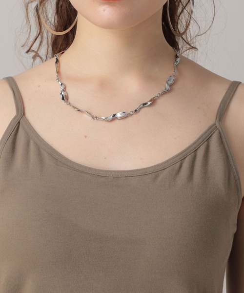 FOREVER 21（フォーエバー トゥエンティーワン）の「【2024SS】カップ付きキャミソール（キャミソール・レディース・ブラウン/アイボリー/ブラック・SMALL/MEDIUM）」の15枚目の写真