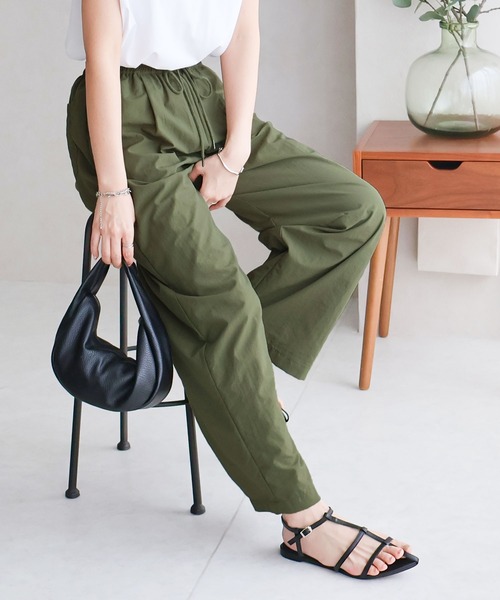 Social GIRL（ソーシャルガール）の「ナイロンカーブパンツ（その他パンツ・レディース・カーキ/ブラック/チャコール・M）」の12枚目の写真